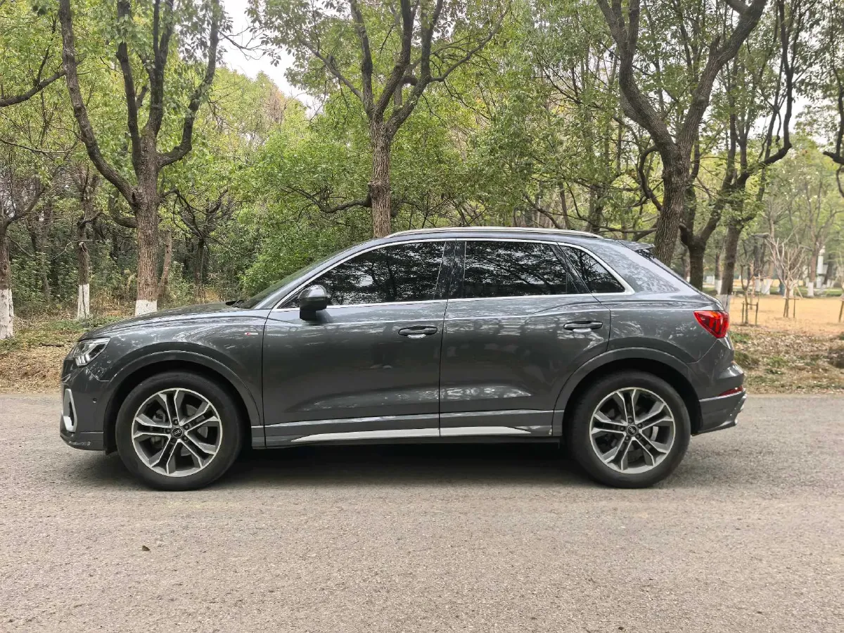 2021 Audi Q3 2.0T 186HP L4 7DCT,autocango,china used car exporter,china ev exporter,chinese used car exporter,chinese used ev exporter