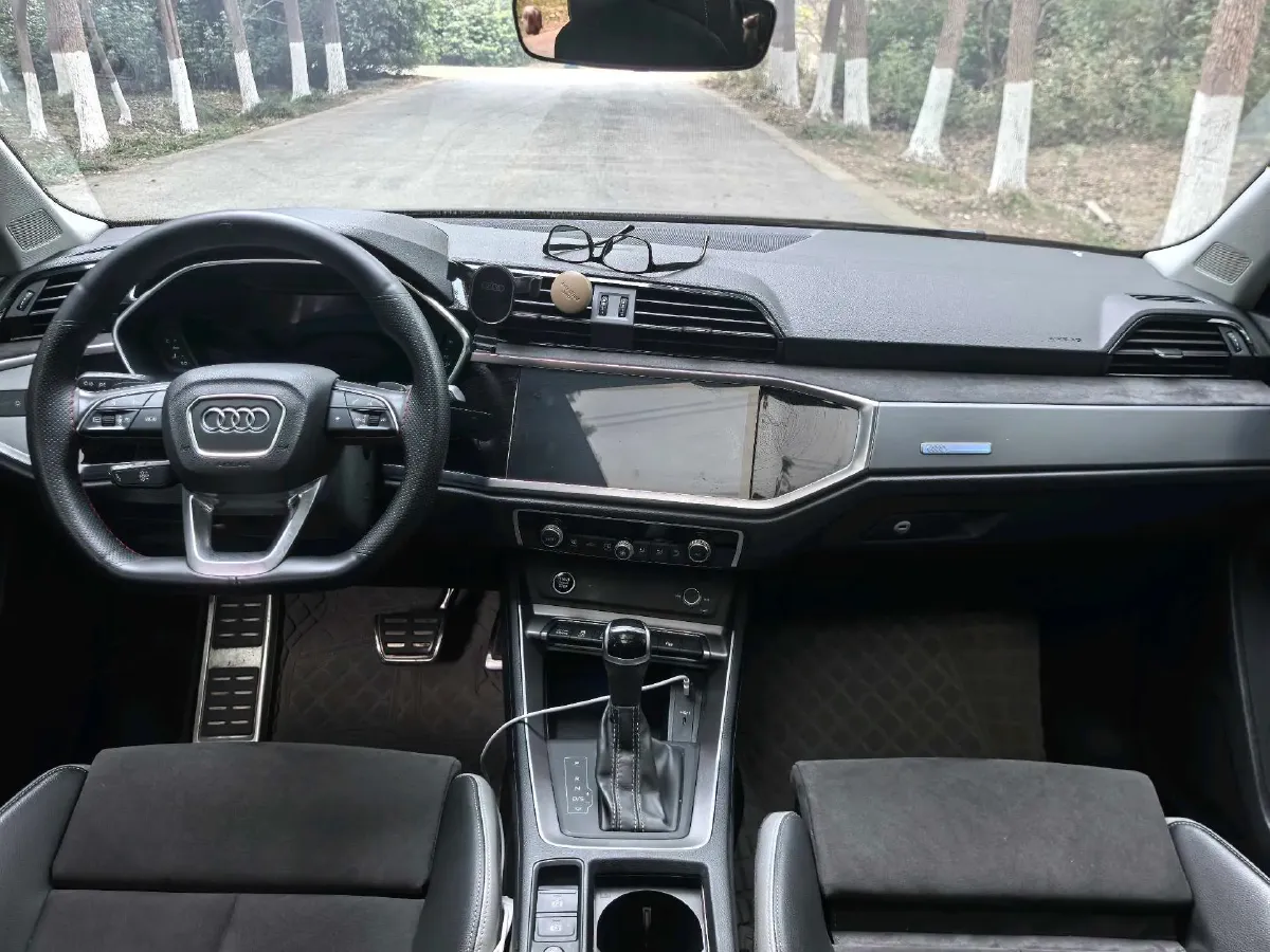 2021 Audi Q3 2.0T 186HP L4 7DCT,autocango,china used car exporter,china ev exporter,chinese used car exporter,chinese used ev exporter