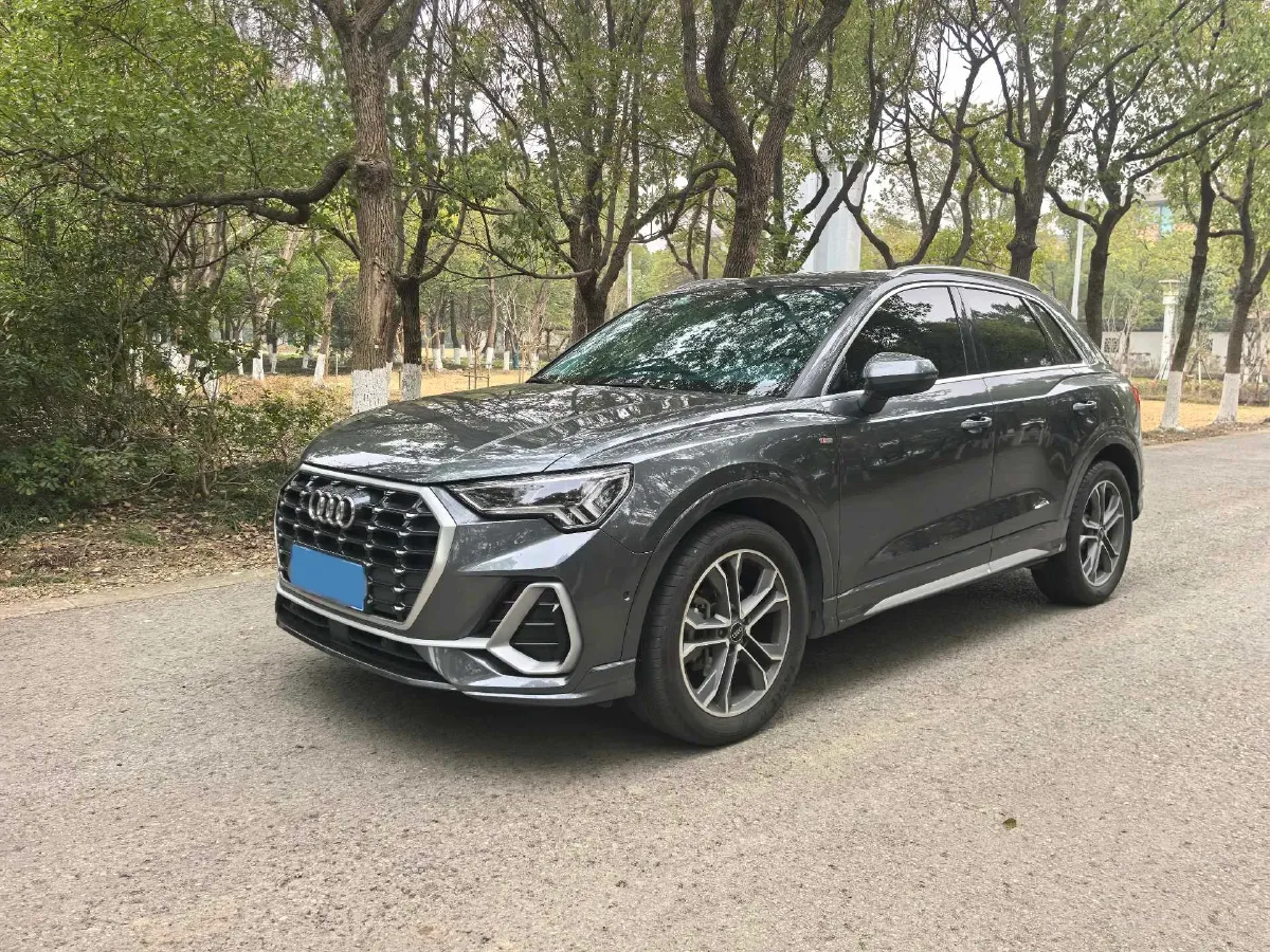 2021 Audi Q3 2.0T 186HP L4 7DCT,autocango,china used car exporter,china ev exporter,chinese used car exporter,chinese used ev exporter
