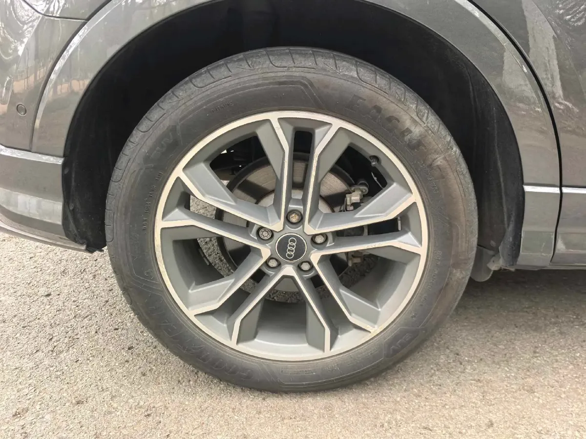 2021 Audi Q3 2.0T 186HP L4 7DCT,autocango,china used car exporter,china ev exporter,chinese used car exporter,chinese used ev exporter