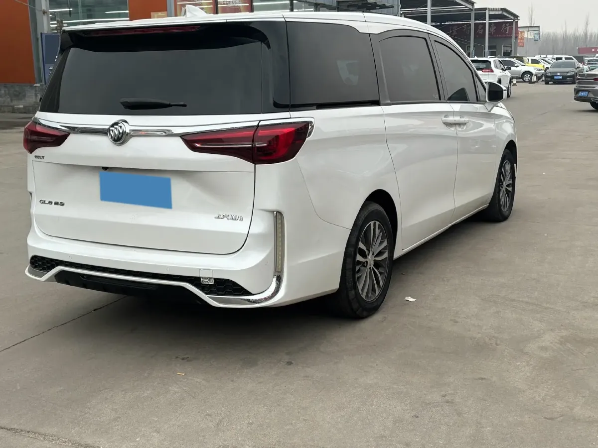 2022 Buick GL8 2.0T 237HP L4 9AT,autocango,china used car exporter,china ev exporter,chinese used car exporter,chinese used ev exporter