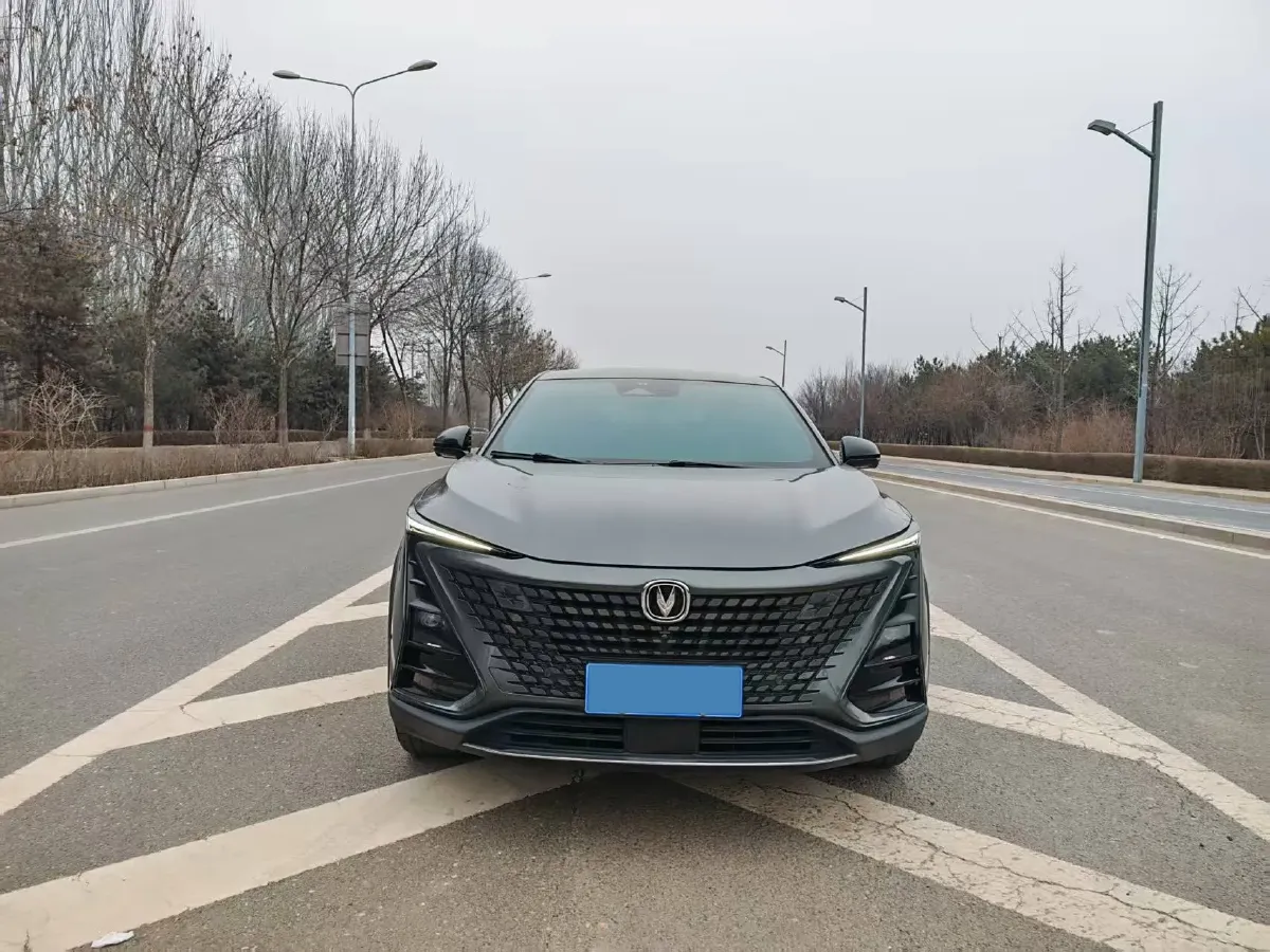 2022 ChangAn UNI-T 1.5T 188HP L4 7DCT,autocango,china used car exporter,china ev exporter,chinese used car exporter,chinese used ev exporter