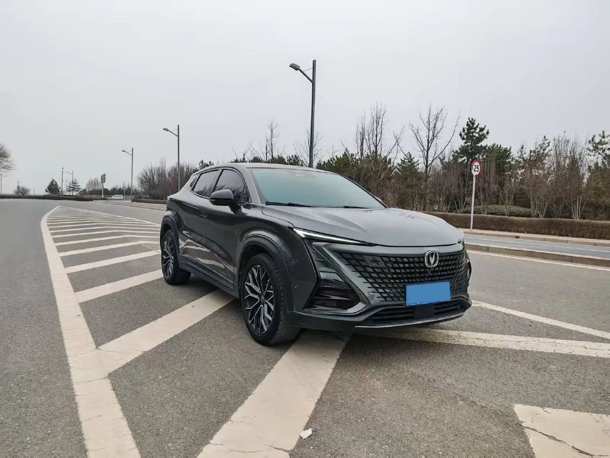 2022 ChangAn UNI-T 1.5T 188HP L4 7DCT,autocango,china used car exporter,china ev exporter,chinese used car exporter,chinese used ev exporter