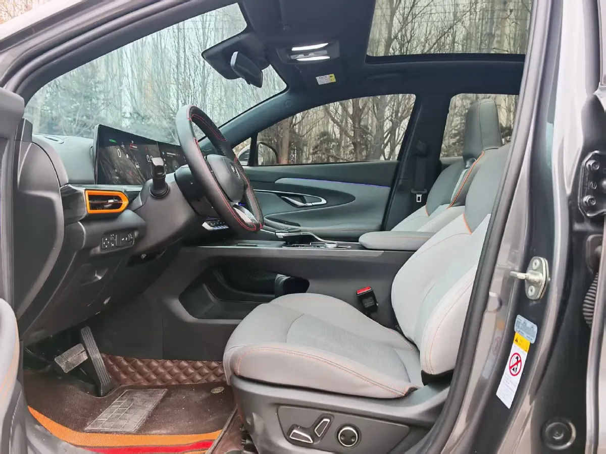 2022 ChangAn UNI-T 1.5T 188HP L4 7DCT,autocango,china used car exporter,china ev exporter,chinese used car exporter,chinese used ev exporter