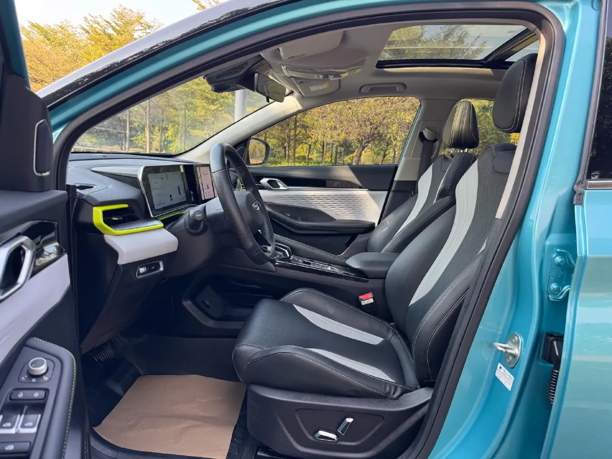 2022 Geely Coolray 1.5T 181HP L4 7DCT,autocango,china used car exporter,china ev exporter,chinese used car exporter,chinese used ev exporter