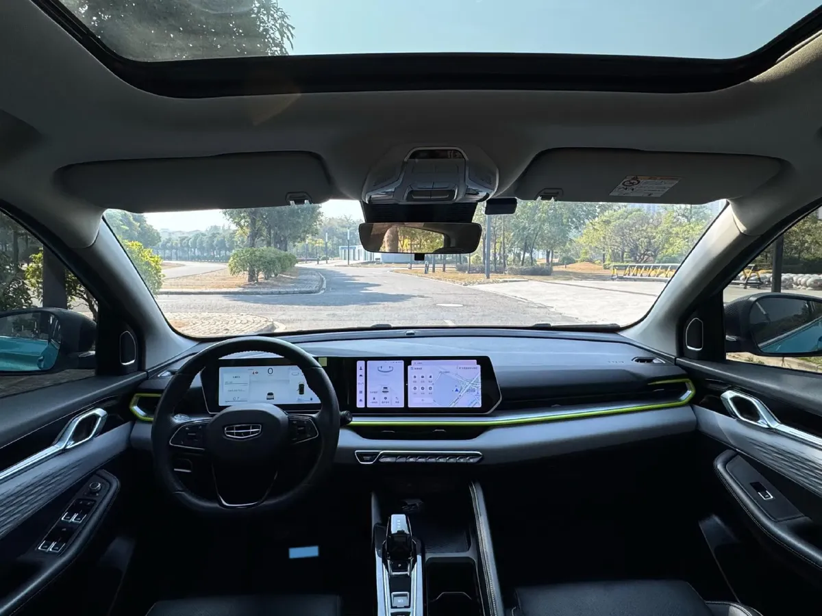 2022 Geely Coolray 1.5T 181HP L4 7DCT,autocango,china used car exporter,china ev exporter,chinese used car exporter,chinese used ev exporter