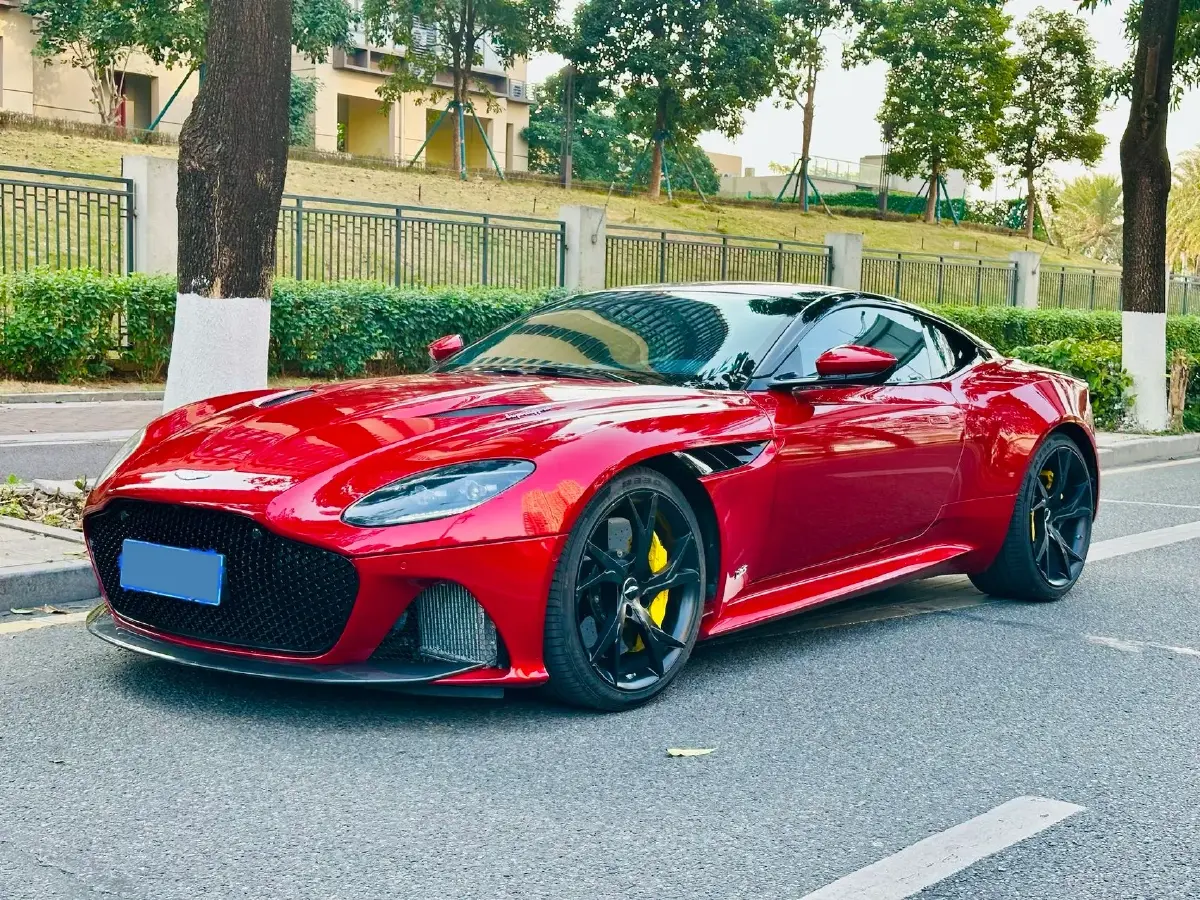 2019 Aston Martin DBS 5.2T 725HP V12 8AT