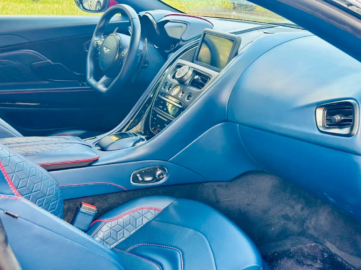 2019 Aston Martin DBS 5.2T 725HP V12 8AT,autocango,china used car exporter,china ev exporter,chinese used car exporter,chinese used ev exporter