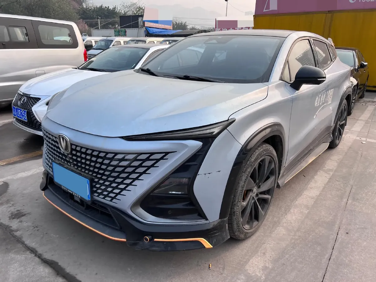 2022 ChangAn UNI-T 1.5T 188HP L4 7DCT,autocango,china used car exporter,china ev exporter,chinese used car exporter,chinese used ev exporter