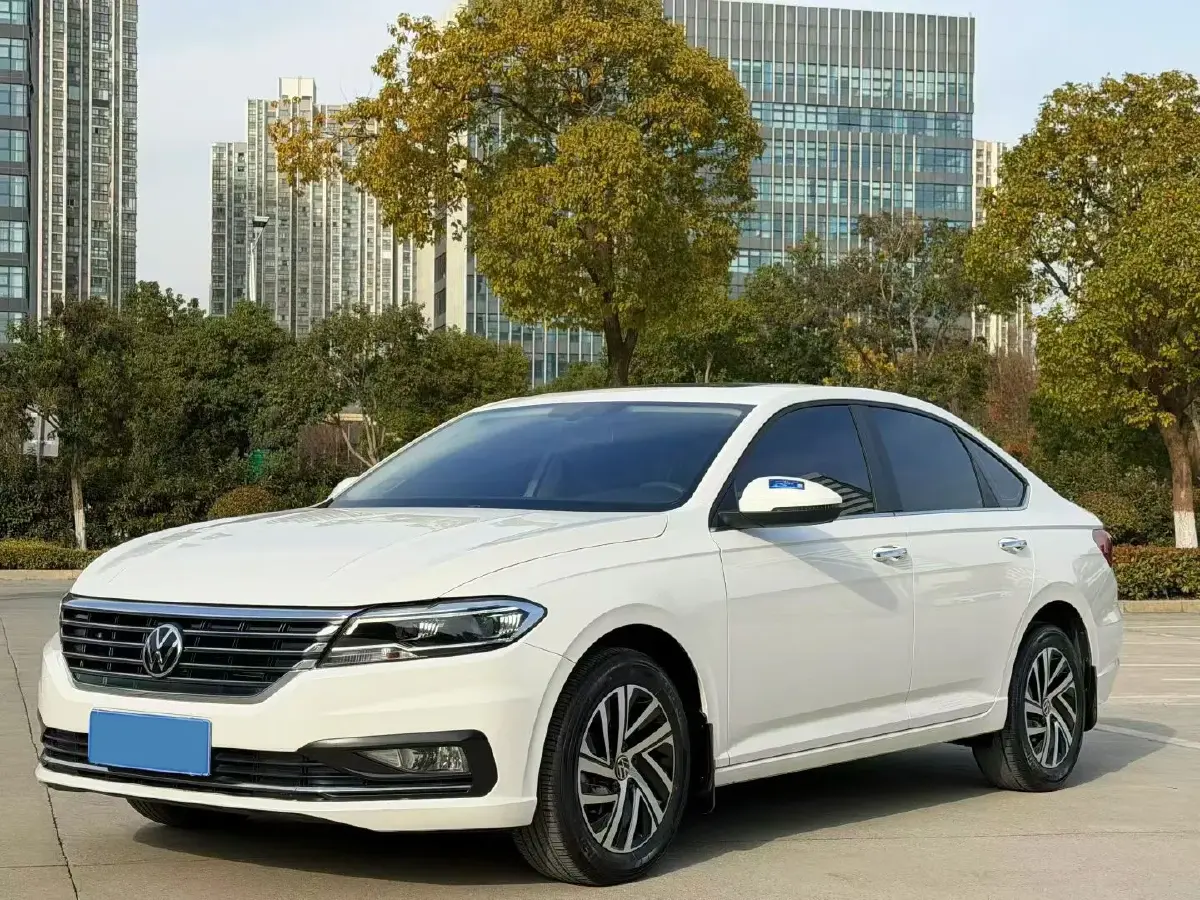 2022 Volkswagen Sagitar 1.2T 116HP L4 7DCT