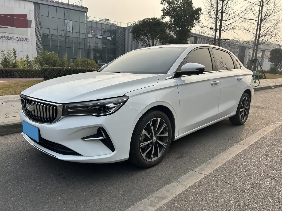 2025 Geely Emgrand 1.5L 127HP L4 CVT
