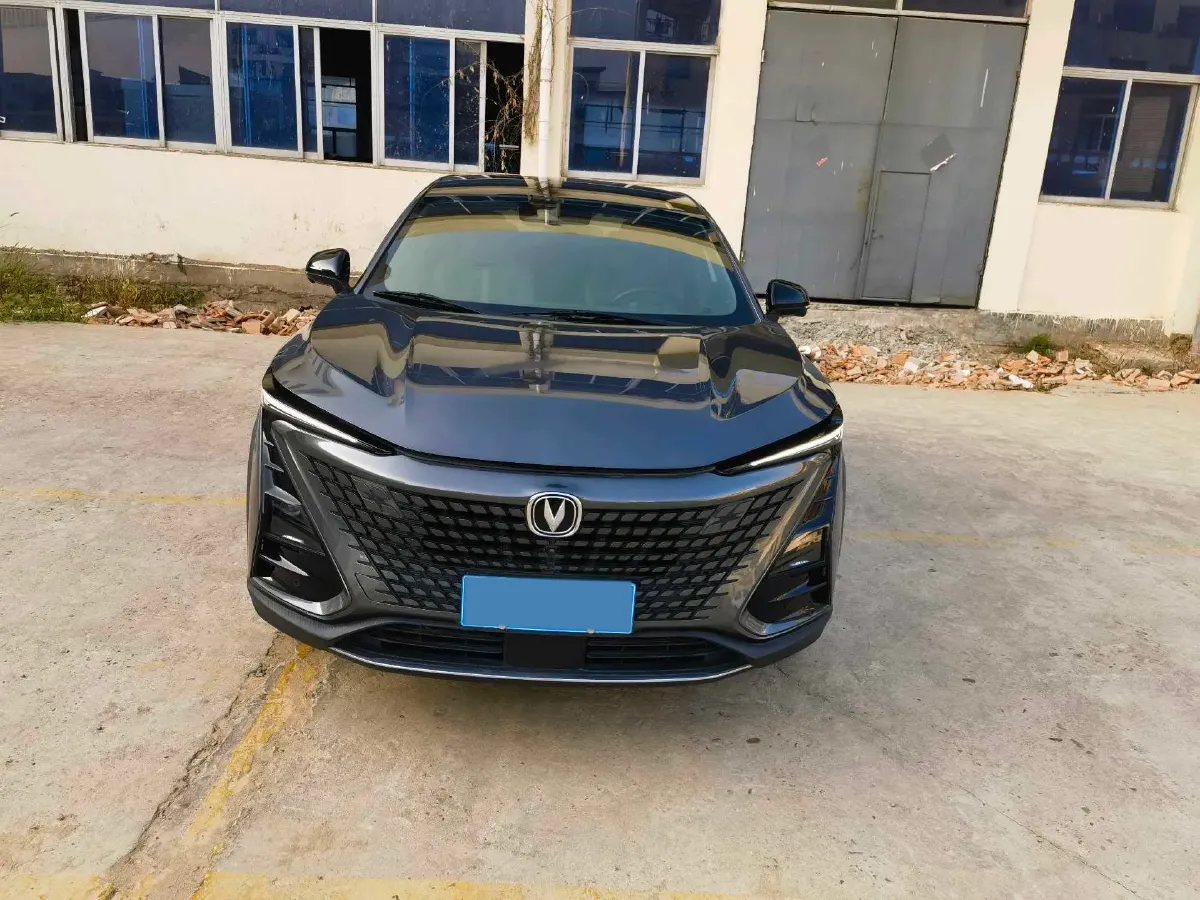 2022 ChangAn UNI-T 1.5T 188HP L4 7DCT,autocango,china used car exporter,china ev exporter,chinese used car exporter,chinese used ev exporter
