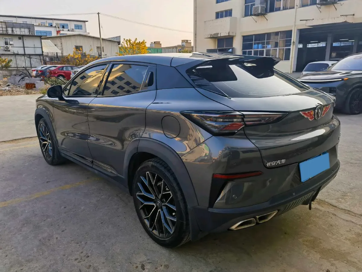 2022 ChangAn UNI-T 1.5T 188HP L4 7DCT,autocango,china used car exporter,china ev exporter,chinese used car exporter,chinese used ev exporter