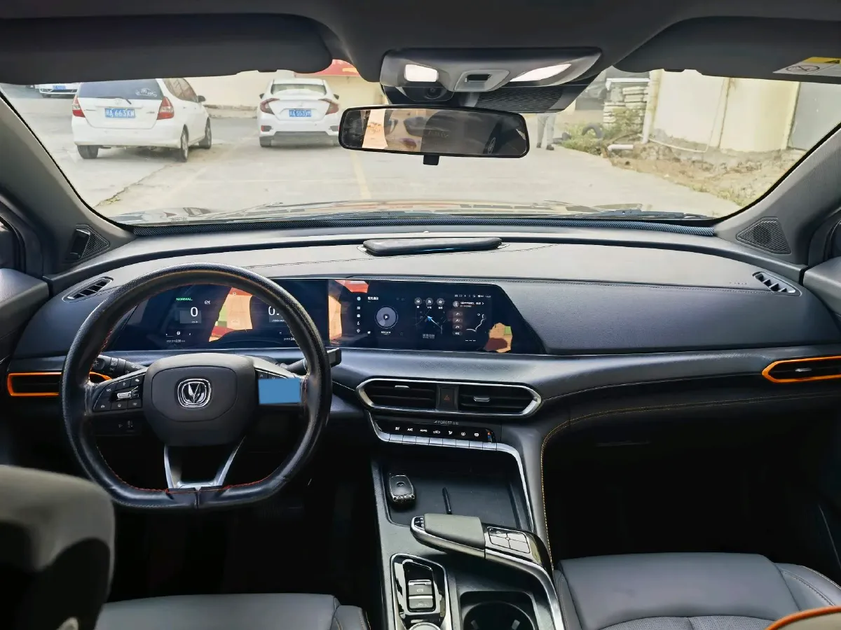 2022 ChangAn UNI-T 1.5T 188HP L4 7DCT,autocango,china used car exporter,china ev exporter,chinese used car exporter,chinese used ev exporter