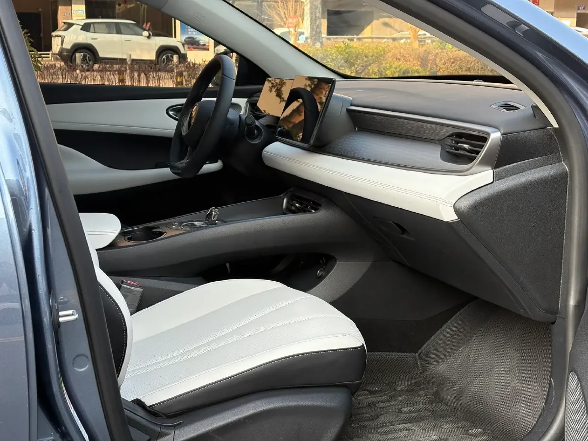 2025 BYD Seal05 DM-i 1.5L 101HP L4 E-CVT PHEV 7.68KWH,autocango,china used car exporter,china ev exporter,chinese used car exporter,chinese used ev exporter