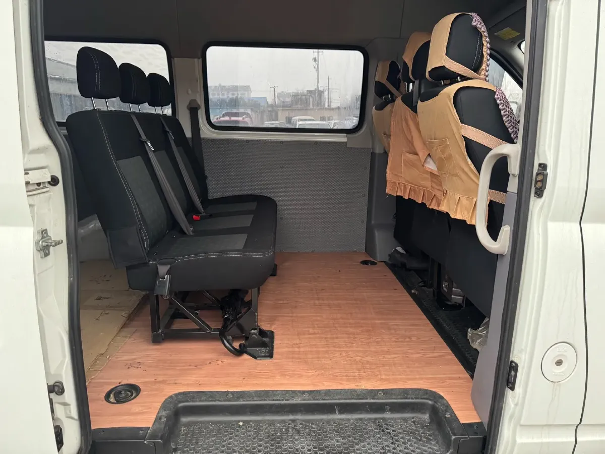 2018 MAXUS XinTu V80 2.5T 136HP L4 6MT,autocango,china used car exporter,china ev exporter,chinese used car exporter,chinese used ev exporter