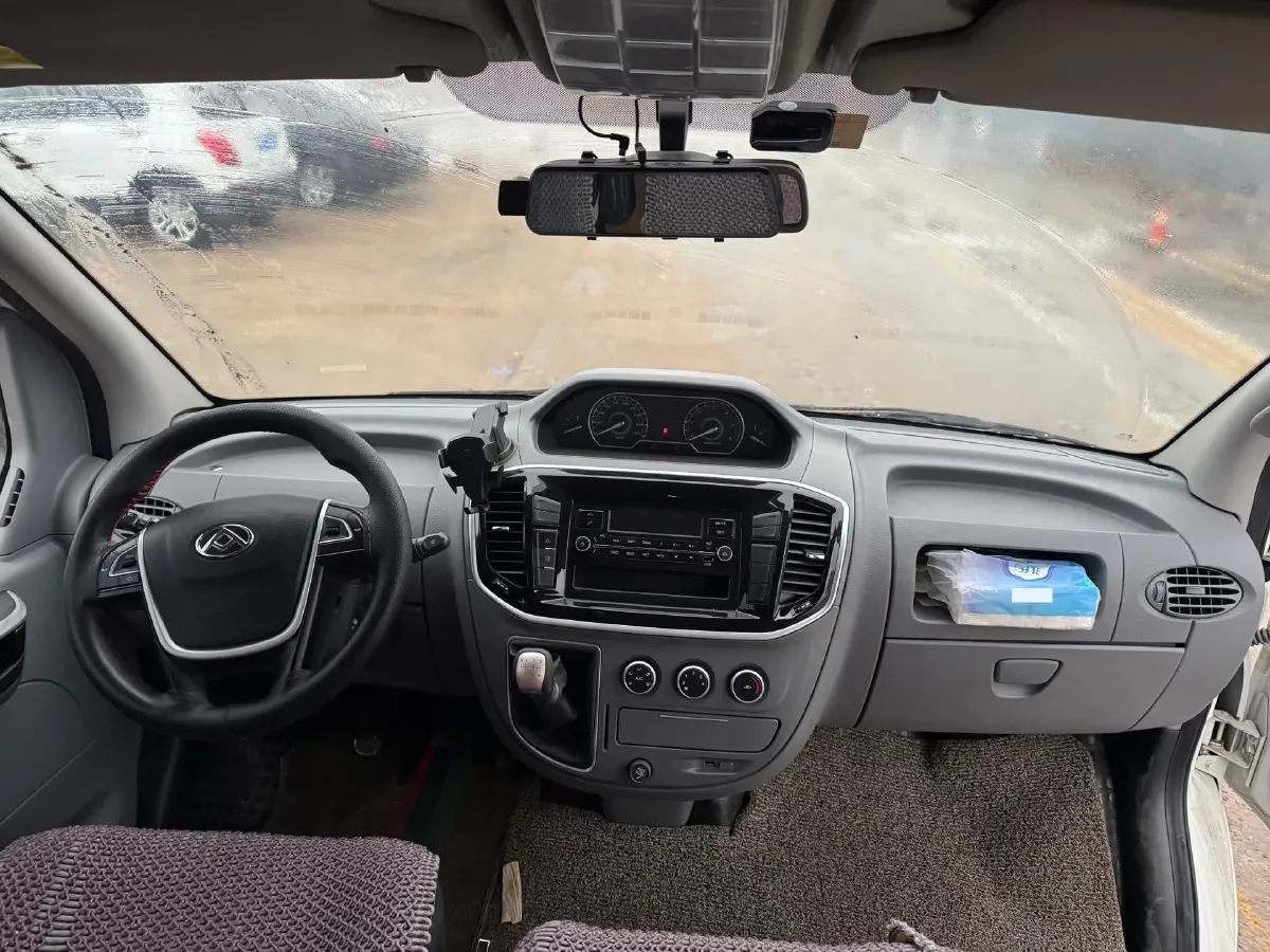 2018 MAXUS XinTu V80 2.5T 136HP L4 6MT,autocango,china used car exporter,china ev exporter,chinese used car exporter,chinese used ev exporter