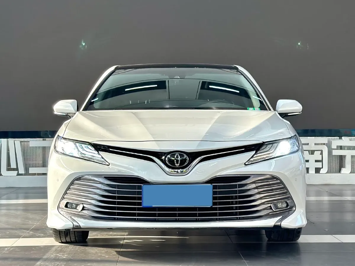 2019 Toyota Camry 2.5L 209HP L4 8AT,autocango,china used car exporter,china ev exporter,chinese used car exporter,chinese used ev exporter