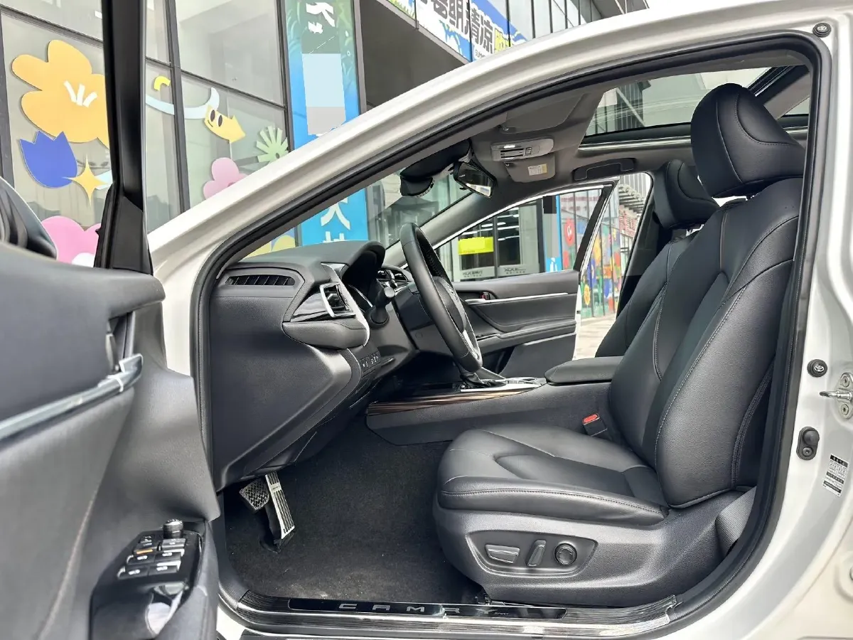 2019 Toyota Camry 2.5L 209HP L4 8AT,autocango,china used car exporter,china ev exporter,chinese used car exporter,chinese used ev exporter