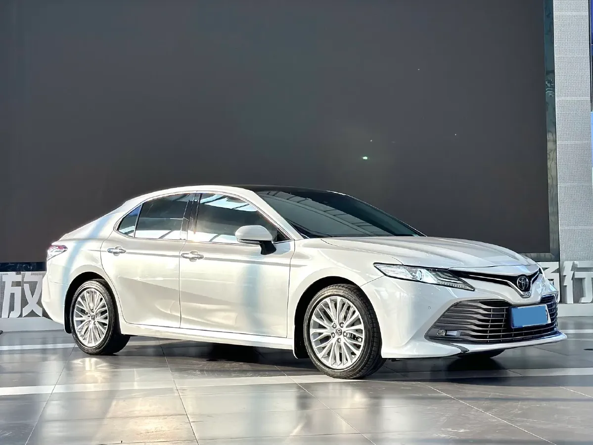 2019 Toyota Camry 2.5L 209HP L4 8AT,autocango,china used car exporter,china ev exporter,chinese used car exporter,chinese used ev exporter