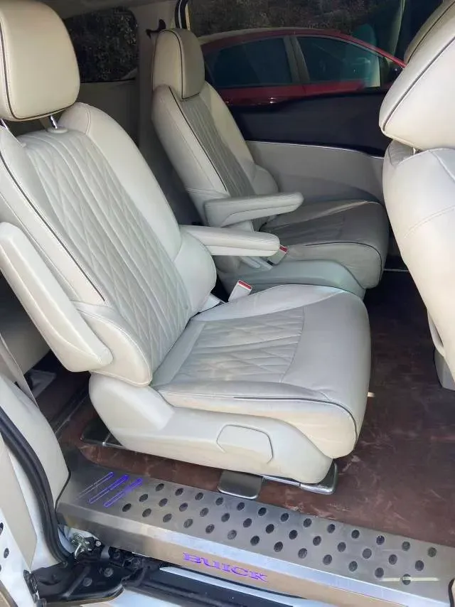 2022 Buick GL8 2.0T 237HP L4 9AT,autocango,china used car exporter,china ev exporter,chinese used car exporter,chinese used ev exporter