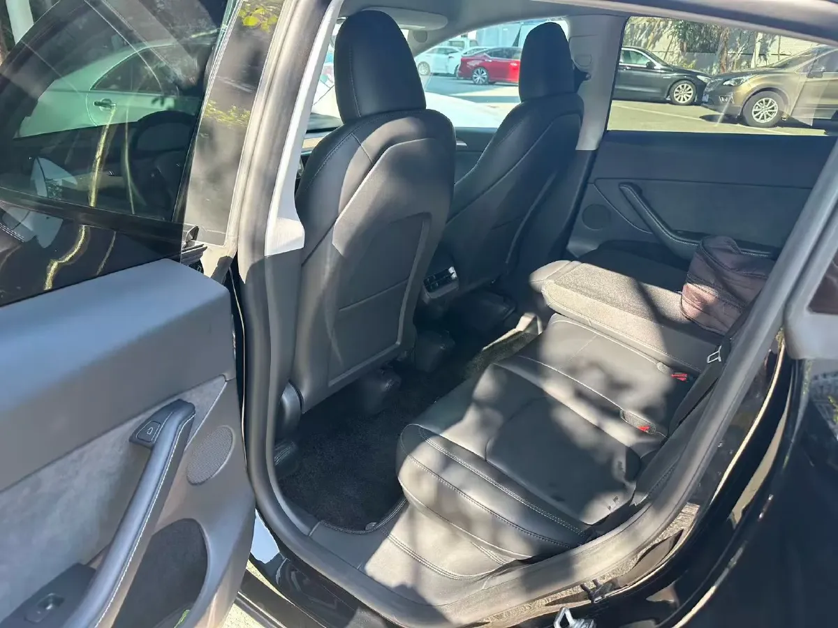 2022 Tesla Model Y BEV 60KWH,autocango,china used car exporter,china ev exporter,chinese used car exporter,chinese used ev exporter