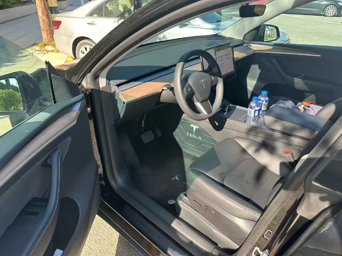 2022 Tesla Model Y BEV 60KWH,autocango,china used car exporter,china ev exporter,chinese used car exporter,chinese used ev exporter