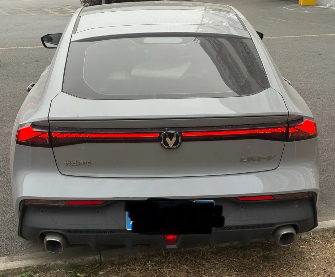 2022 ChangAn UNI-V 1.5T 188HP L4 7DCT,autocango,china used car exporter,china ev exporter,chinese used car exporter,chinese used ev exporter