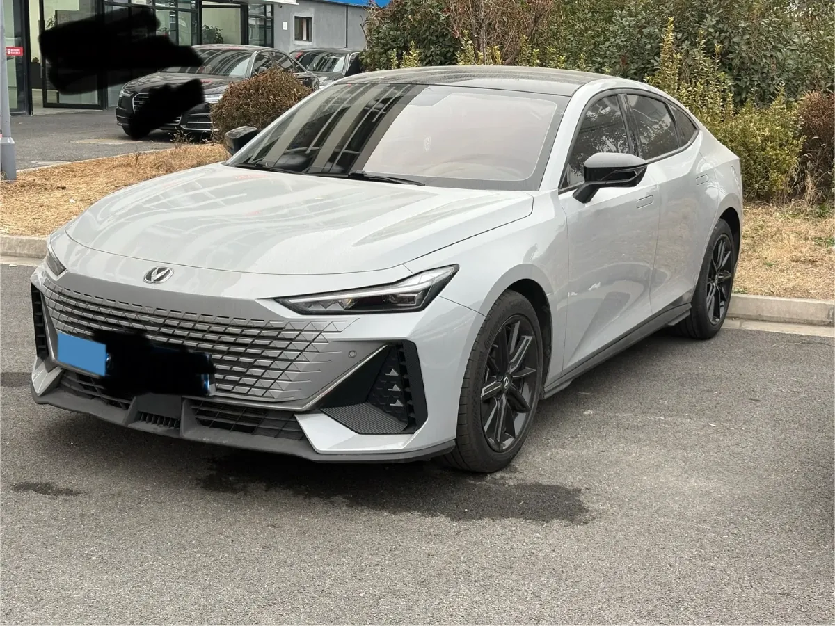 2022 ChangAn UNI-V 1.5T 188HP L4 7DCT,autocango,china used car exporter,china ev exporter,chinese used car exporter,chinese used ev exporter