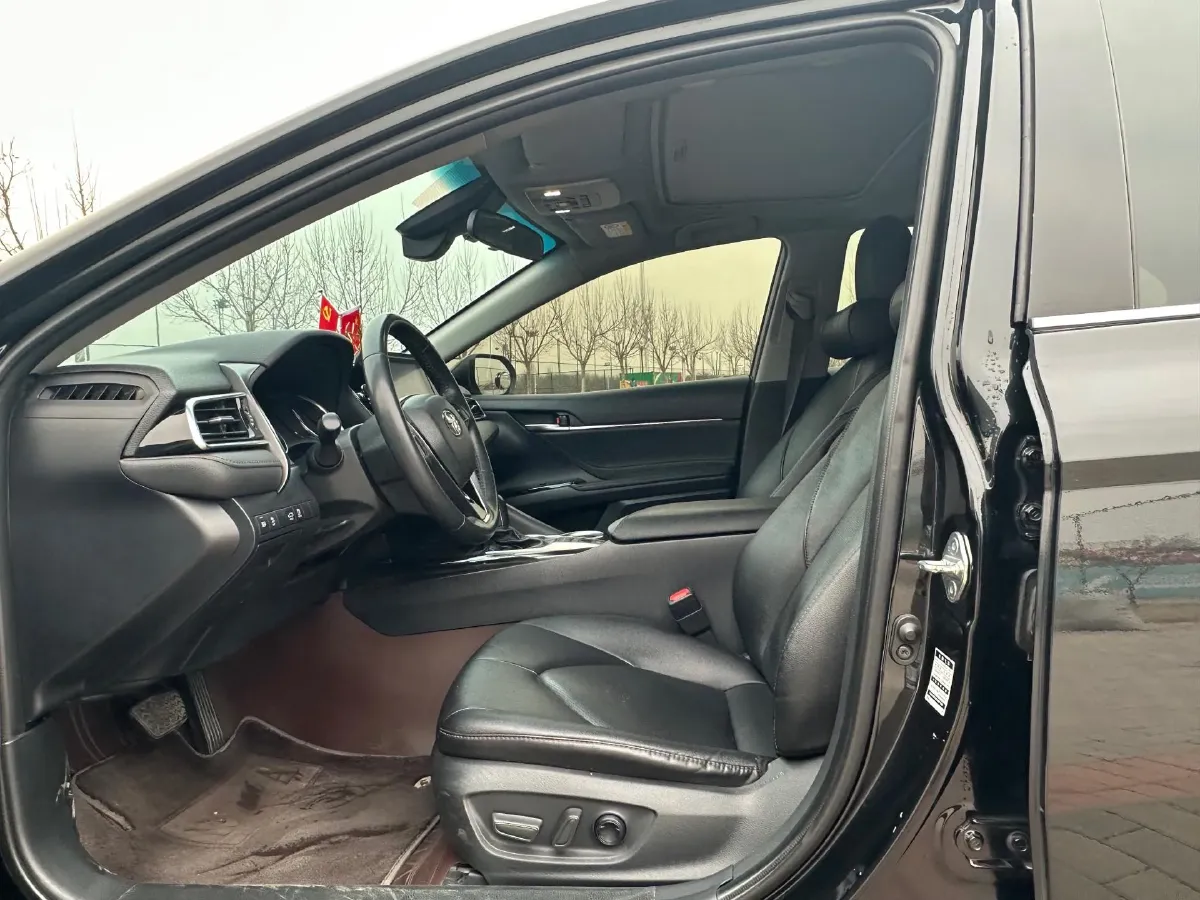 2021 Toyota Camry 2.5L 178HP L4 E-CVT Hybrid,autocango,china used car exporter,china ev exporter,chinese used car exporter,chinese used ev exporter