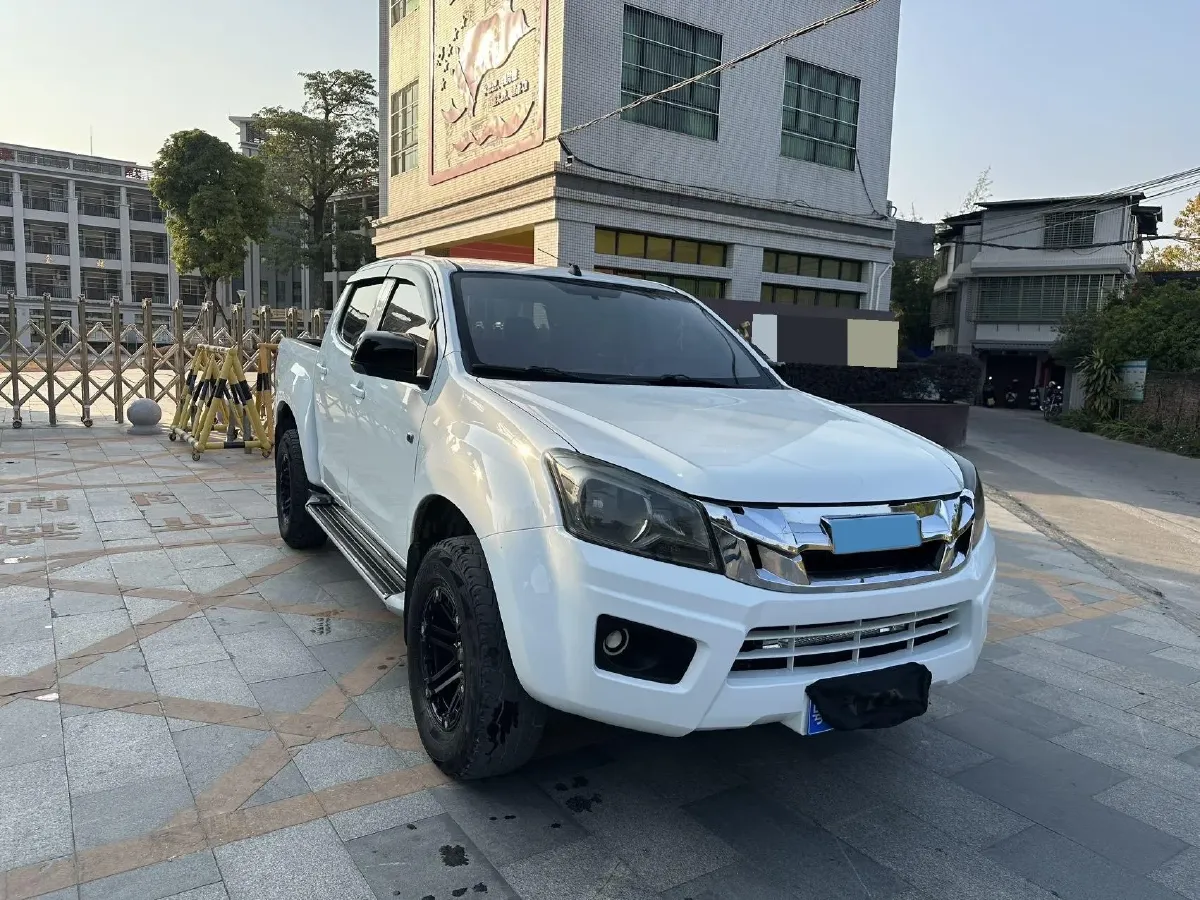 2018 Isuzu Taga 3.0T 131HP L4 5MT,autocango,china used car exporter,china ev exporter,chinese used car exporter,chinese used ev exporter