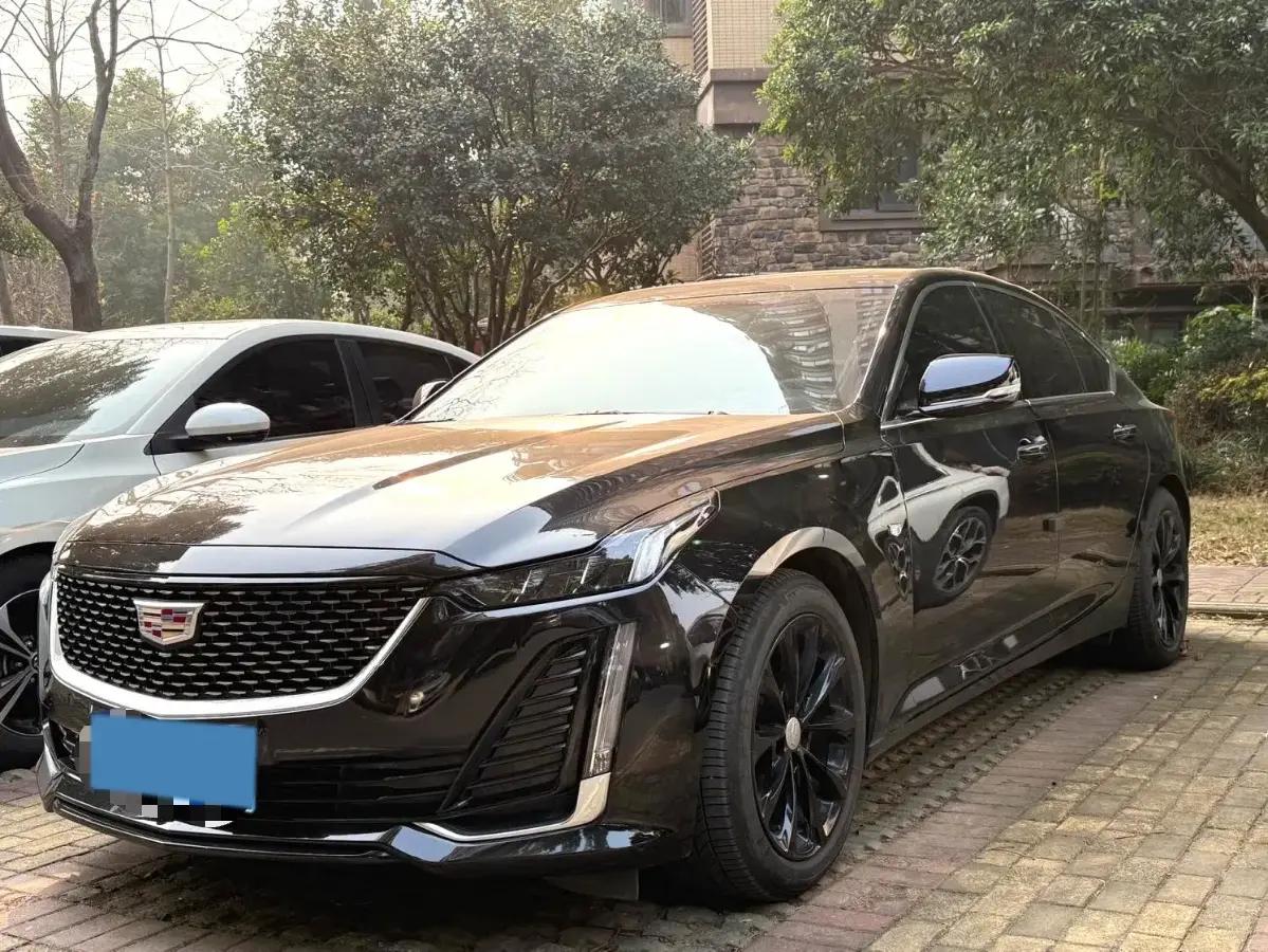 2023 Cadillac CT5 2.0T 237HP L4 10AT