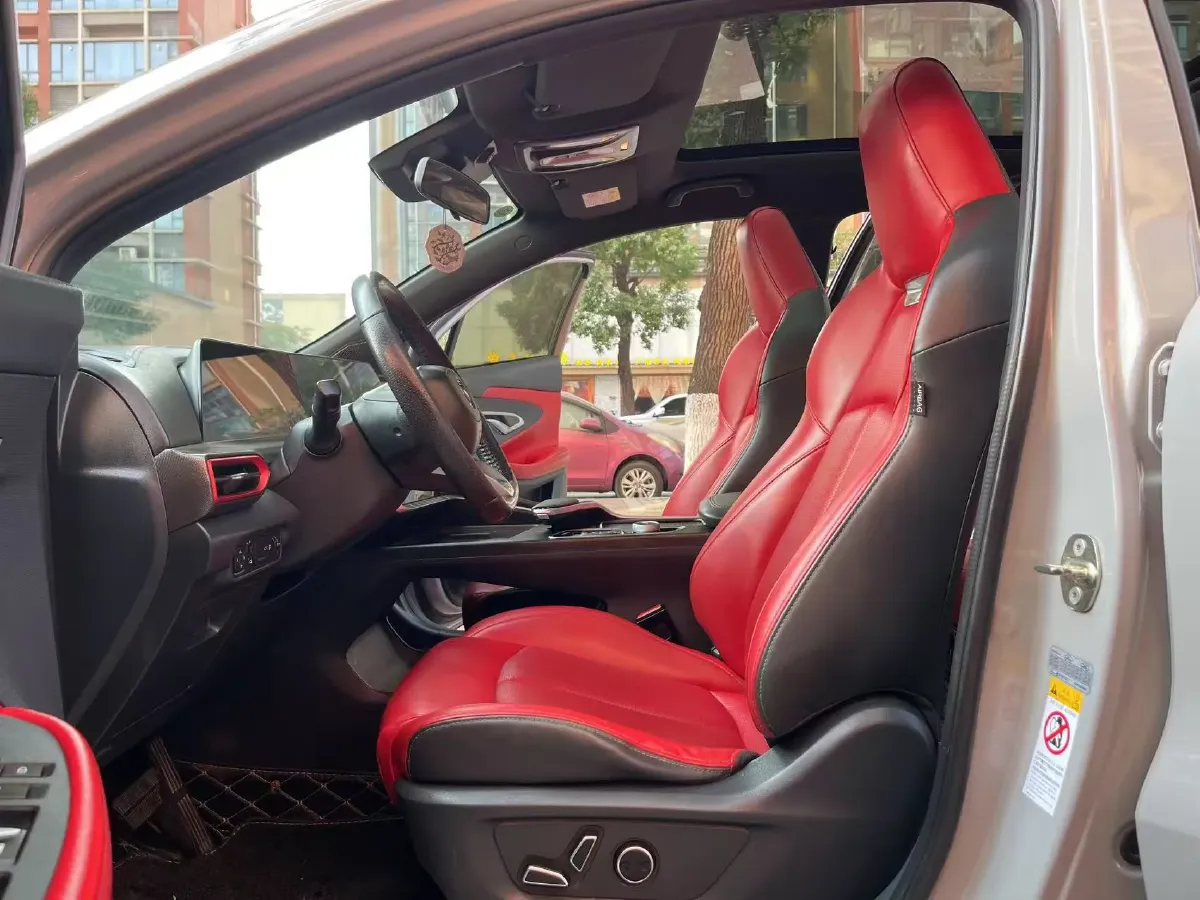 2020 ChangAn UNI-T 1.5T 180HP L4 7DCT,autocango,china used car exporter,china ev exporter,chinese used car exporter,chinese used ev exporter