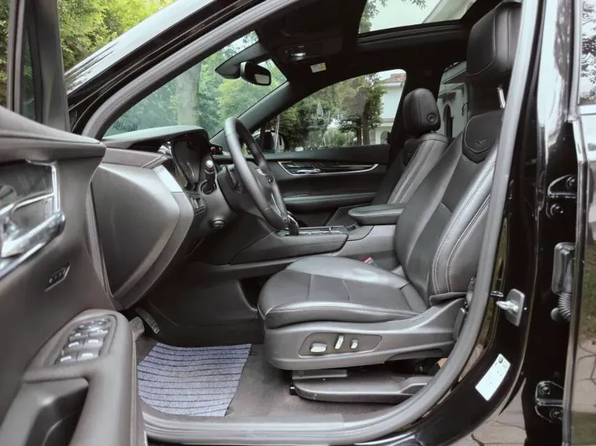 2021 Cadillac XT6 2.0T 237HP L4 9AT,autocango,china used car exporter,china ev exporter,chinese used car exporter,chinese used ev exporter