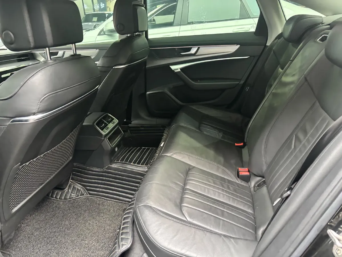 2021 Audi A6L 2.0T 190HP L4 7DCT,autocango,china used car exporter,china ev exporter,chinese used car exporter,chinese used ev exporter