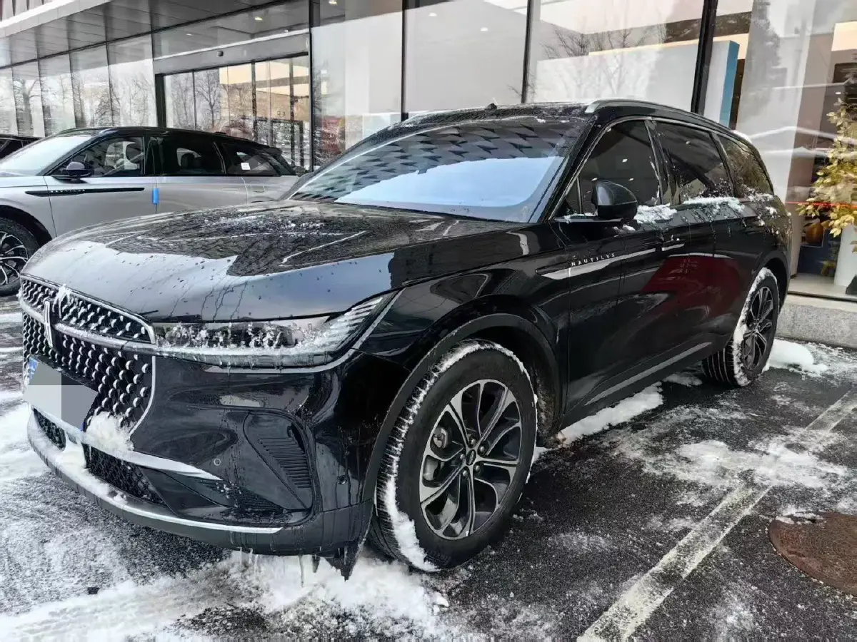 2023 Lincoln Nautilus 2.0T 261HP L4 8AT