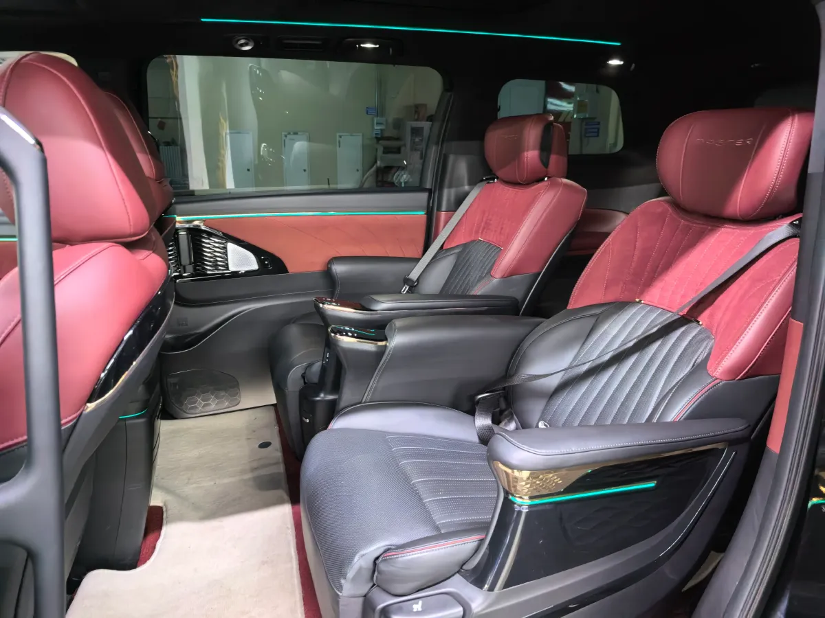 2023 GAC Trumpchi M8 2.0T 252HP L4 8AT,autocango,china used car exporter,china ev exporter,chinese used car exporter,chinese used ev exporter