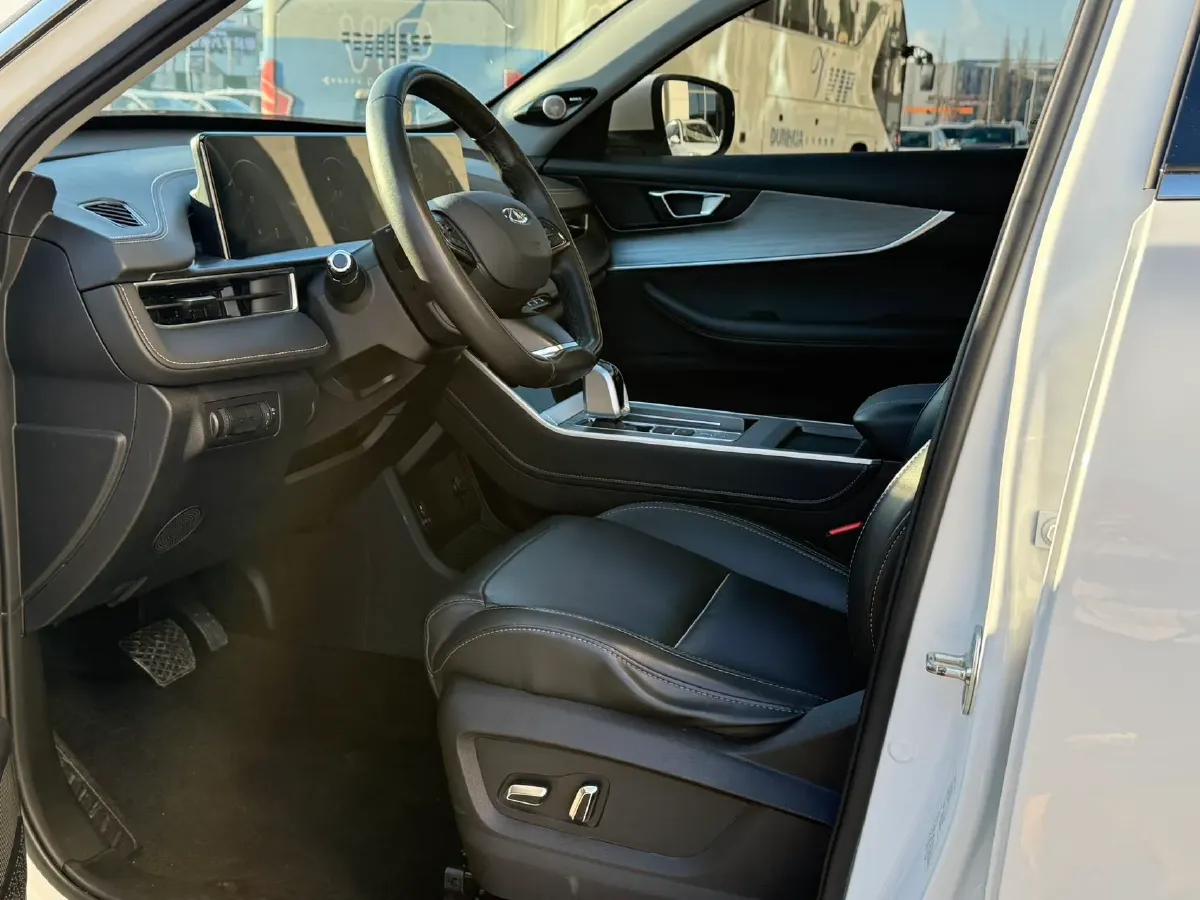 2022 Chery Tiggo 7 Plus 1.5T 156HP L4 CVT,autocango,china used car exporter,china ev exporter,chinese used car exporter,chinese used ev exporter