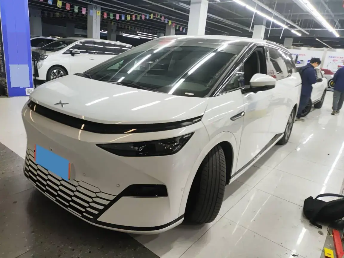 2024 Xpeng X9 BEV 101.5KWH