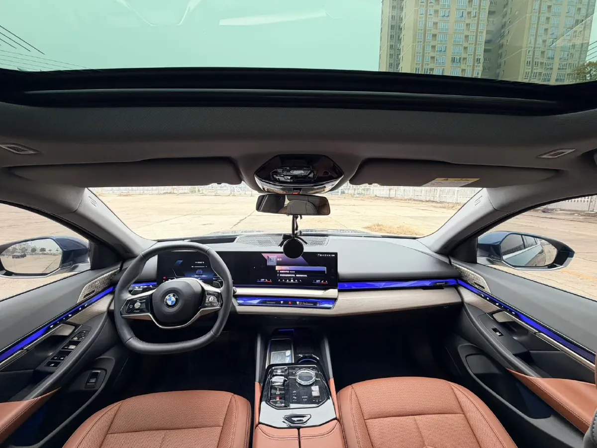 2024 BMW 5 Series 2.0T 258HP L4 8AT,autocango,china used car exporter,china ev exporter,chinese used car exporter,chinese used ev exporter