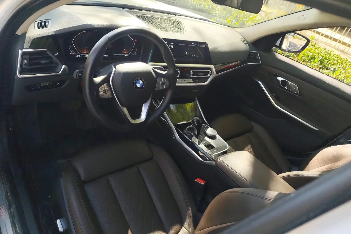 2022 BMW 3 Series 2.0T 156HP L4 8AT,autocango,china used car exporter,china ev exporter,chinese used car exporter,chinese used ev exporter