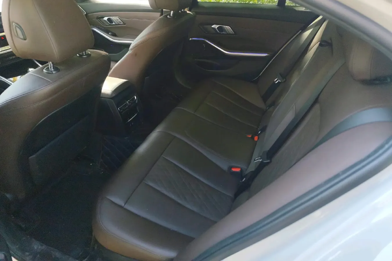 2022 BMW 3 Series 2.0T 156HP L4 8AT,autocango,china used car exporter,china ev exporter,chinese used car exporter,chinese used ev exporter