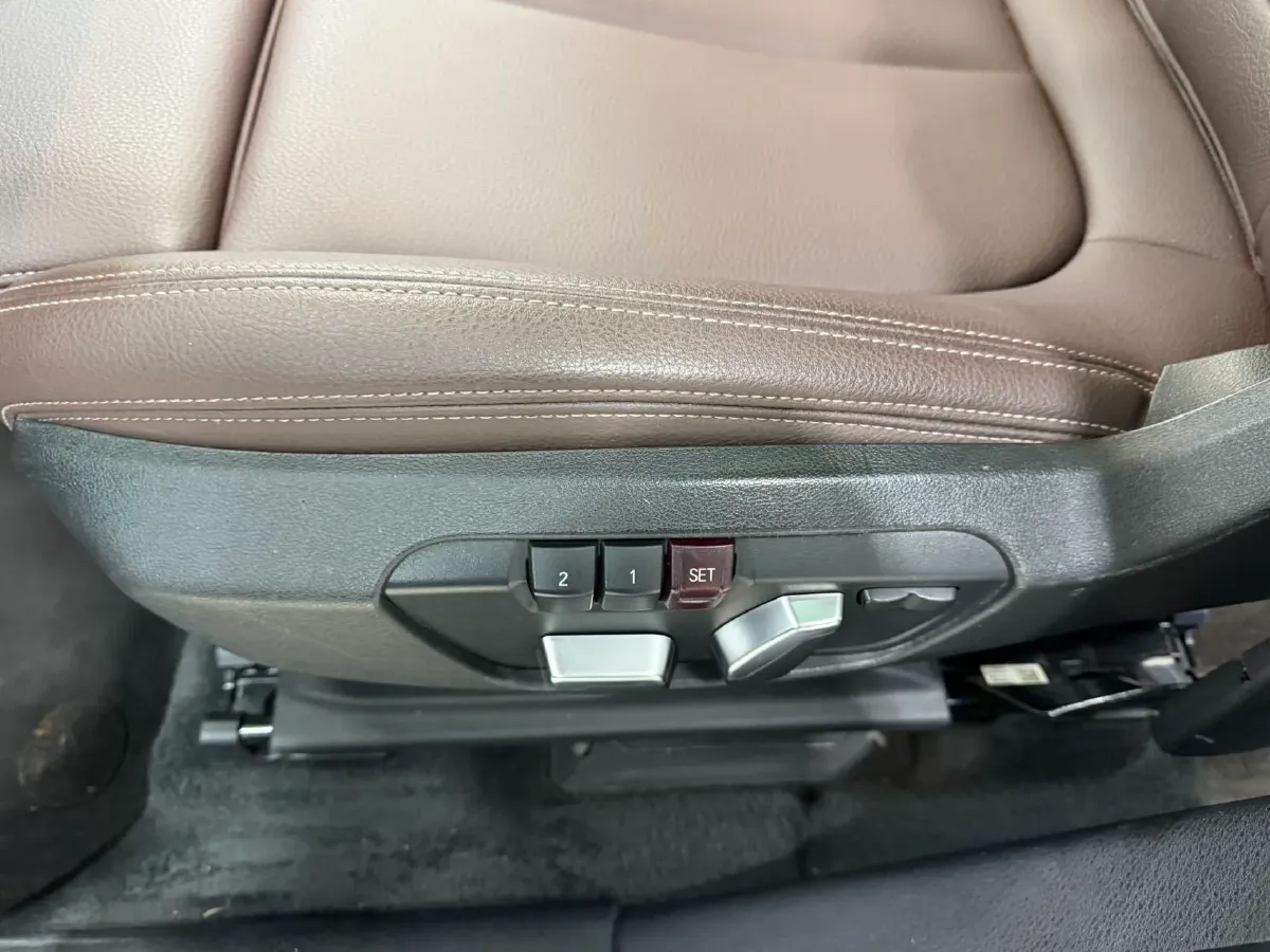 2021 BMW X1 1.5T 140HP L3 7DCT,autocango,china used car exporter,china ev exporter,chinese used car exporter,chinese used ev exporter