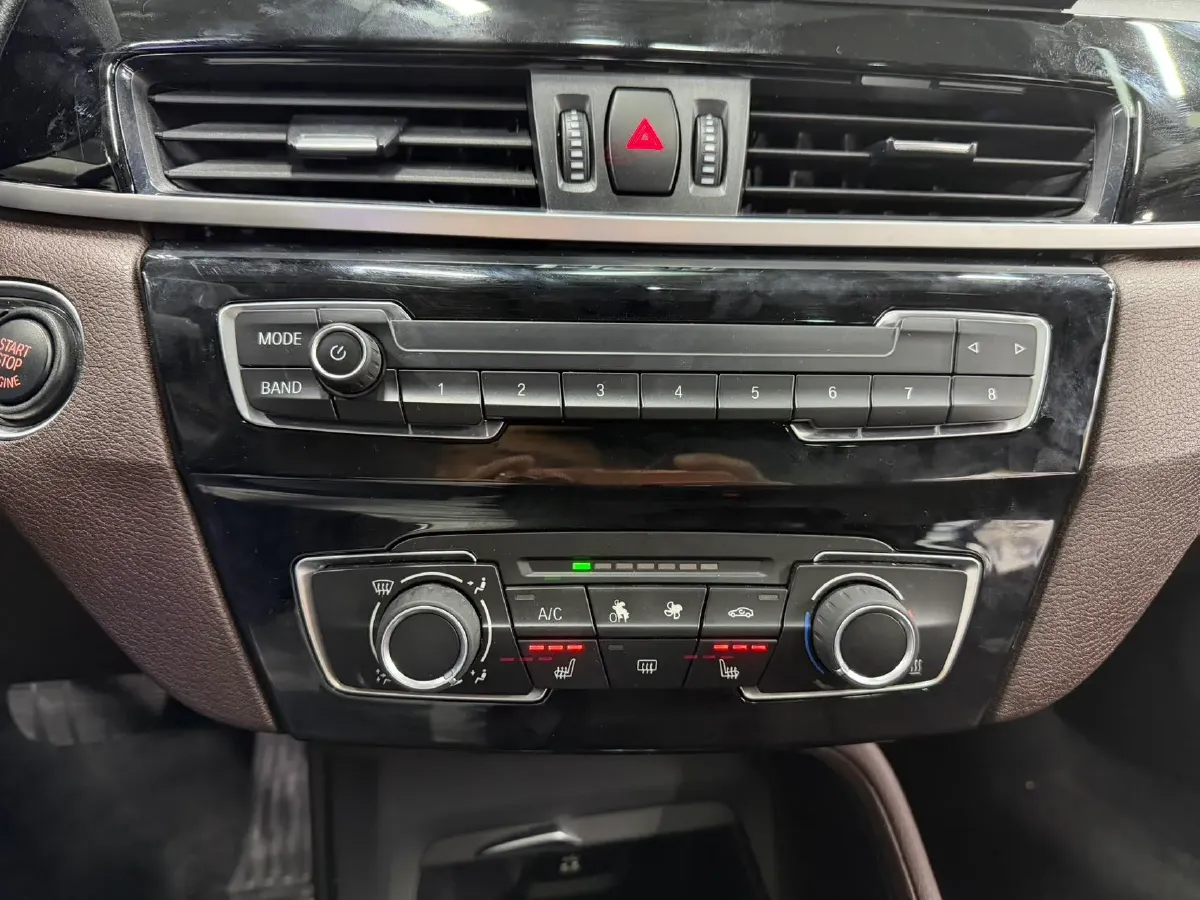 2021 BMW X1 1.5T 140HP L3 7DCT,autocango,china used car exporter,china ev exporter,chinese used car exporter,chinese used ev exporter