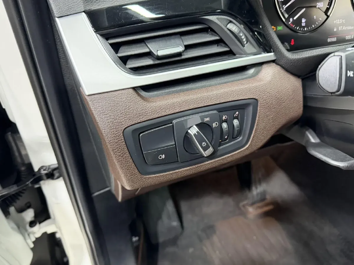 2021 BMW X1 1.5T 140HP L3 7DCT,autocango,china used car exporter,china ev exporter,chinese used car exporter,chinese used ev exporter