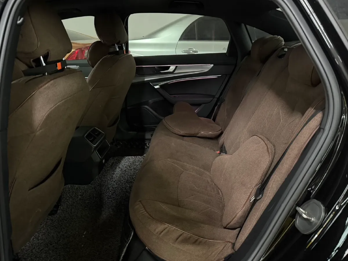 2020 Audi A6L 2.0T 190HP L4 7DCT,autocango,china used car exporter,china ev exporter,chinese used car exporter,chinese used ev exporter