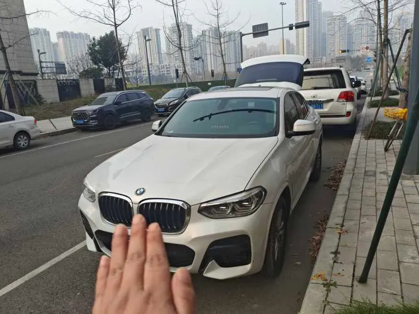 2021 BMW X4 2.0T 184HP L4 8AT,autocango,china used car exporter,china ev exporter,chinese used car exporter,chinese used ev exporter