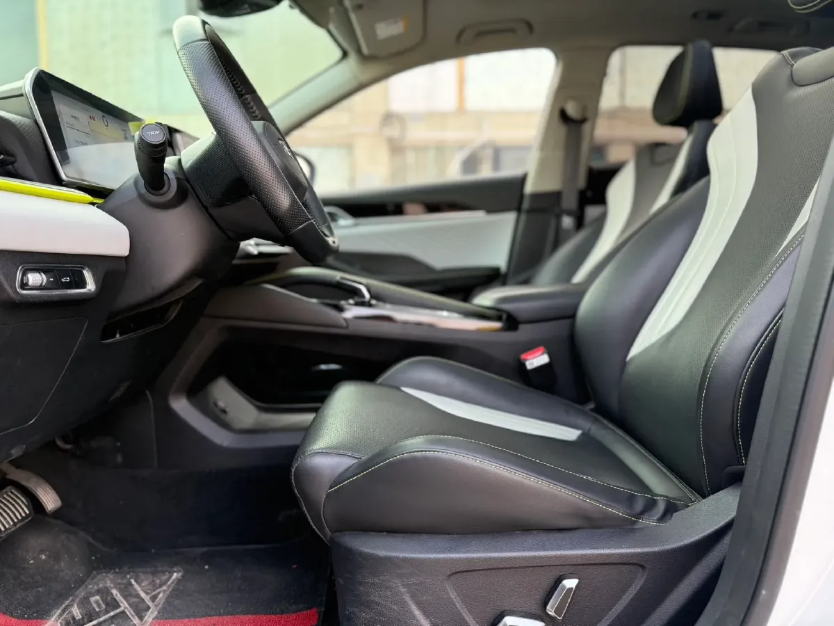 2022 Geely Coolray 1.5T 181HP L4 7DCT,autocango,china used car exporter,china ev exporter,chinese used car exporter,chinese used ev exporter