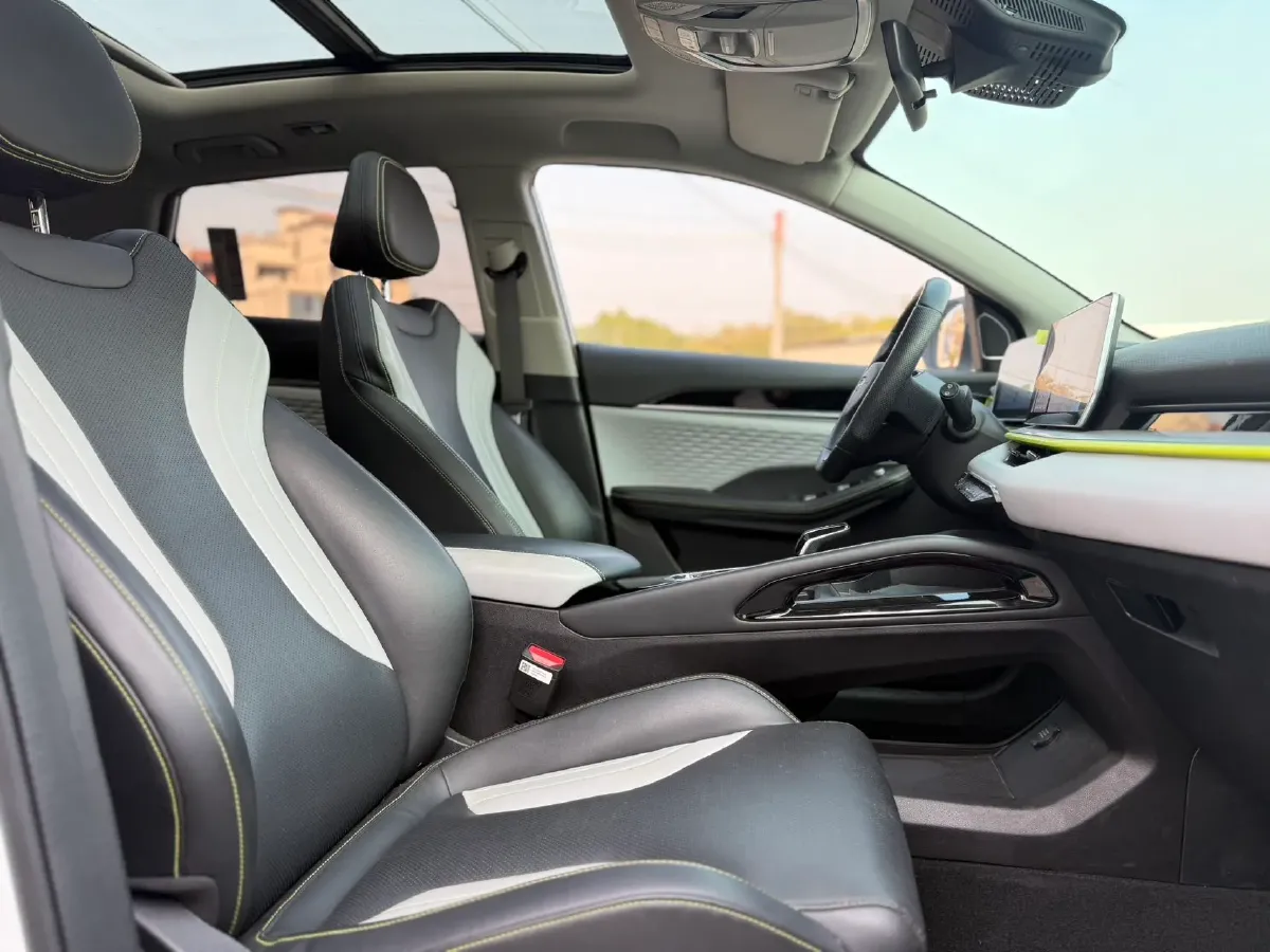 2022 Geely Coolray 1.5T 181HP L4 7DCT,autocango,china used car exporter,china ev exporter,chinese used car exporter,chinese used ev exporter