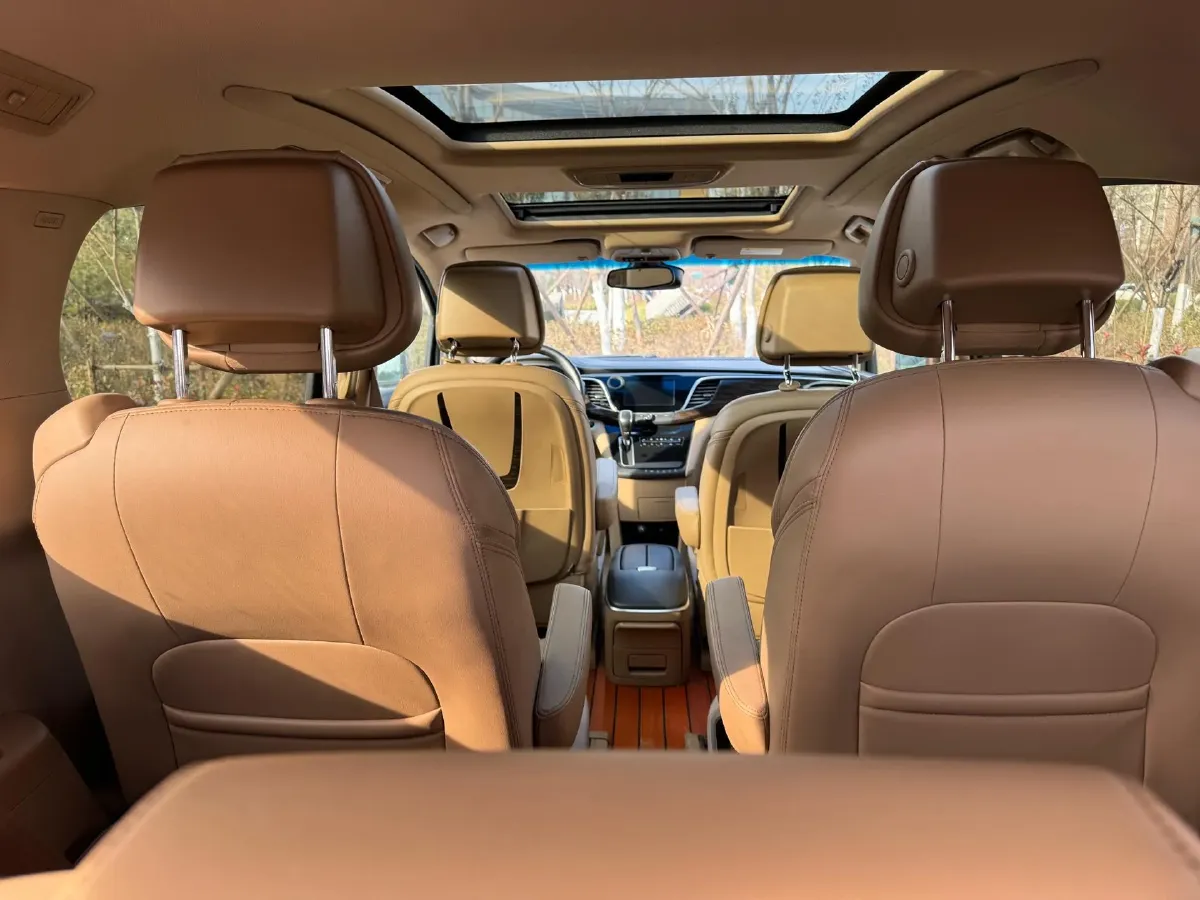 2018 Buick GL8 2.0T 260HP L4 6AT,autocango,china used car exporter,china ev exporter,chinese used car exporter,chinese used ev exporter